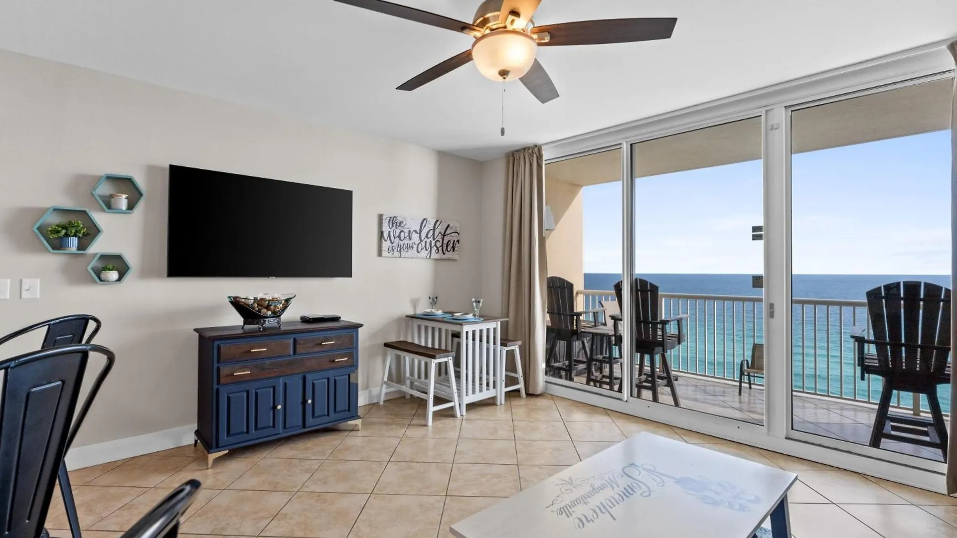 Semesterbostad Majestic Beach Resort #1307-1 By Book That Condo Panama City Beach